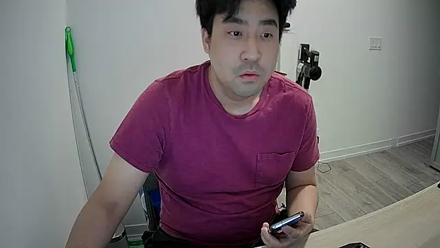 Snapshot of Koreanboy171 chatting on 05/17/26, 06:00 Koreanboy171 online show from 05/17/26, 06:00