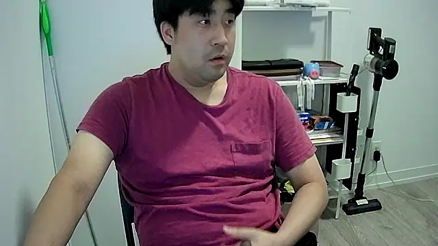 Snapshot of Koreanboy171 chatting on 07/07/26, 11:31 Koreanboy171 online show from 07/07/26, 11:31