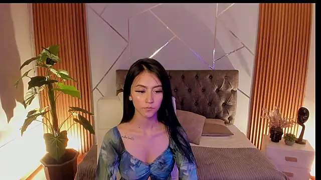 Coralinnee  online show from 09/10/25, 03:39