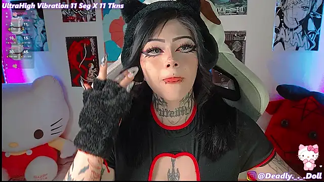 Snapshot of Deadly_Doll chatting on 12/17/24, 11:27 Deadly Doll online show from 12/17/24, 11:27