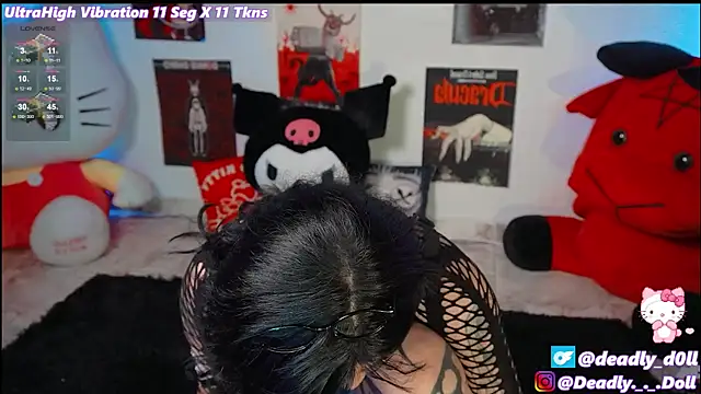 Snapshot of Deadly_Doll chatting on 02/13/25, 02:12 Deadly Doll online show from 02/13/25, 02:12