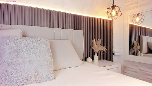 SHANONCLARK online show from 11/07/25, 07:14