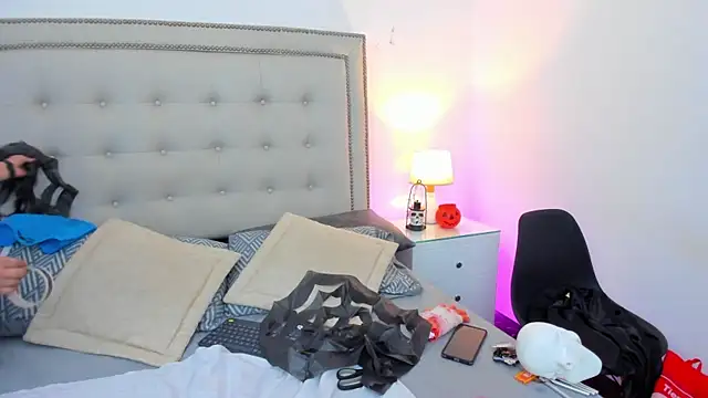 RubyReyes online show from 10/28/25, 01:47