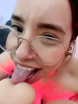 valentina swallow online show from 12/11/24, 03:45