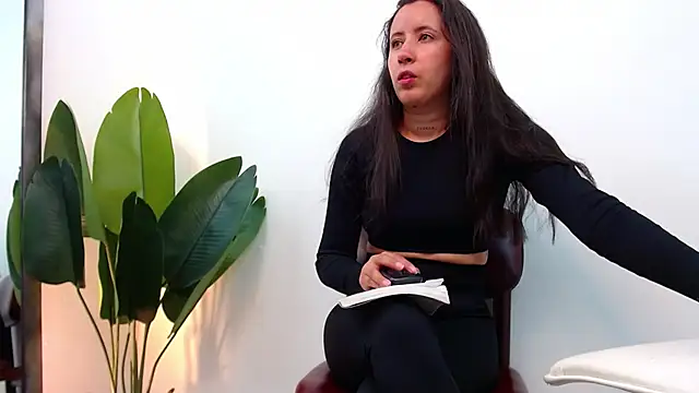 Snapshot of marthina_thompsson chatting on 01/02/25, 03:40 marthina thompsson online show from 01/02/25, 03:40