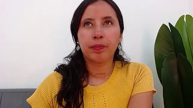 Snapshot of marthina_thompsson chatting on 01/15/25, 04:21 marthina thompsson online show from 01/15/25, 04:21