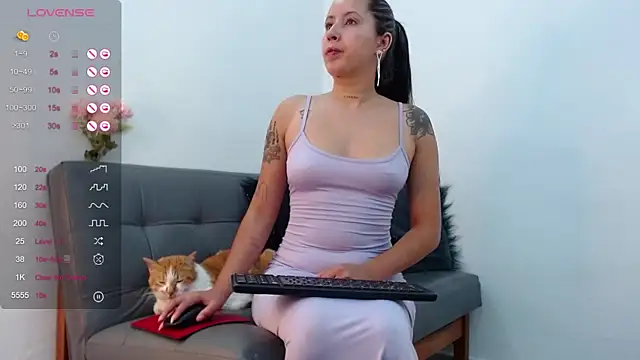 Snapshot of marthina_thompsson chatting on 02/20/25, 01:19 marthina thompsson online show from 02/20/25, 01:19