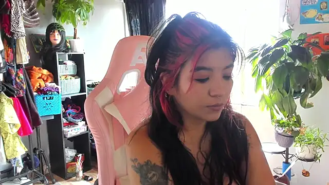 annie walker6 online show from 04/19/26, 06:54