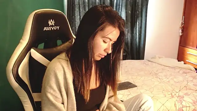 alice middlee online show from 12/19/25, 07:21