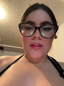 Snapshot of Valenhill@xh chatting on 07/16/26, 05:57 Valenhillxh online show from 07/16/26, 05:57