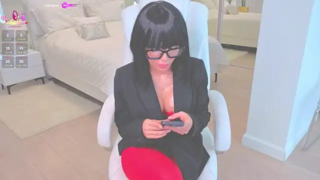 Snapshot of wowEva chatting on 09/25/25, 08:18 wowEva online show from 09/25/25, 08:18