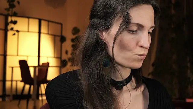 yulladao online show from 11/18/25, 06:01