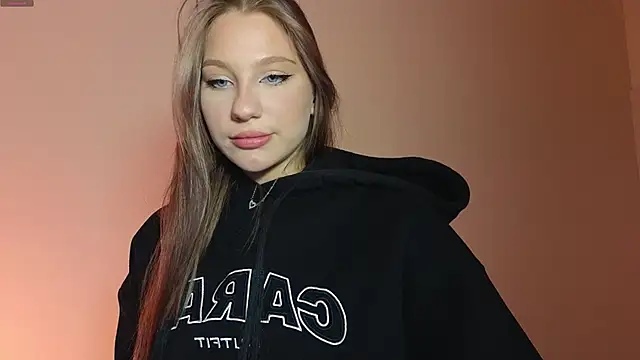 MiaKeler online show from 01/31/25, 07:29