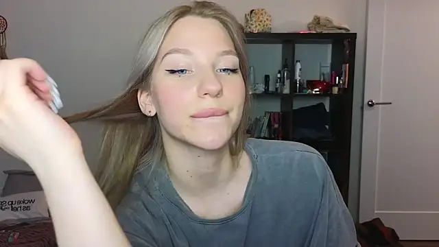 MiaKeler online show from 03/17/25, 08:09