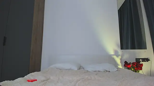 MiaKeler online show from 04/24/26, 09:39