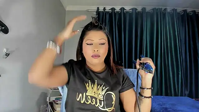 Snapshot of IndianBibix chatting on 09/29/25, 03:39 IndianBibix online show from 09/29/25, 03:39