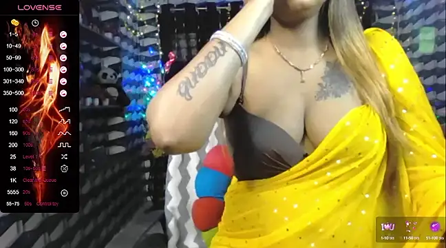Snapshot of Hotty_Navyaa chatting on 01/20/25, 03:26 Hotty Navyaa online show from 01/20/25, 03:26