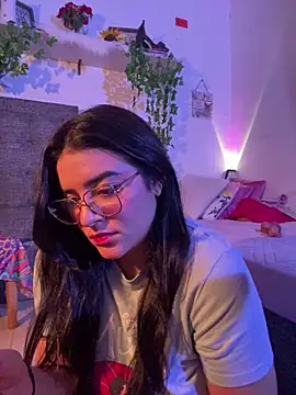 Lia flowers online show from 01/28/25, 01:39