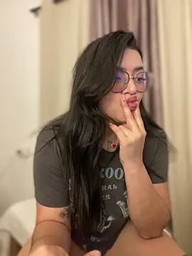 Lia flowers online show from 02/20/25, 10:59