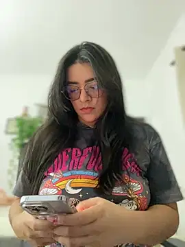 Lia flowers online show from 02/21/25, 11:43