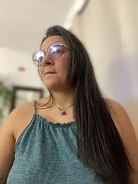 Lia flowers online show from 02/24/25, 11:09