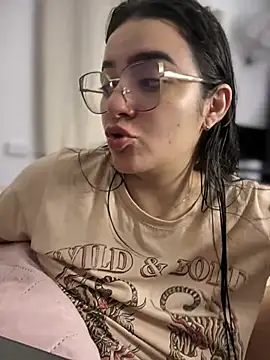 Lia flowers online show from 03/15/25, 02:14