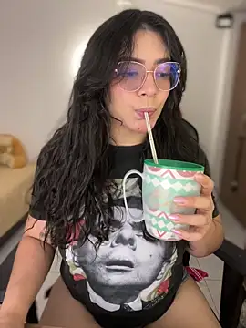 Lia flowers online show from 02/26/26, 10:42