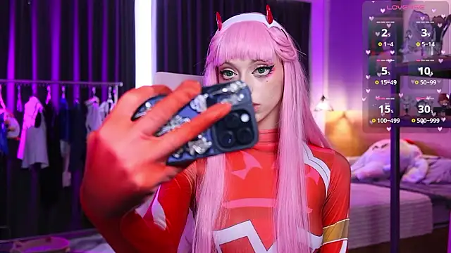 HolliWould  online show from 02/20/26, 09:21