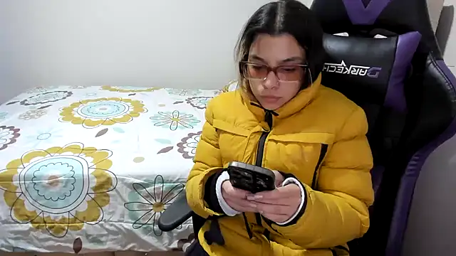 LuisaReyes 2911 online show from 02/15/26, 02:30