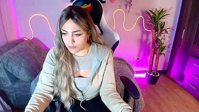 a belladanger online show from 02/19/25, 02:12