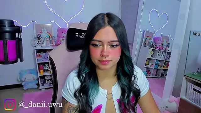 CuteDani  online show from 05/01/26, 07:35
