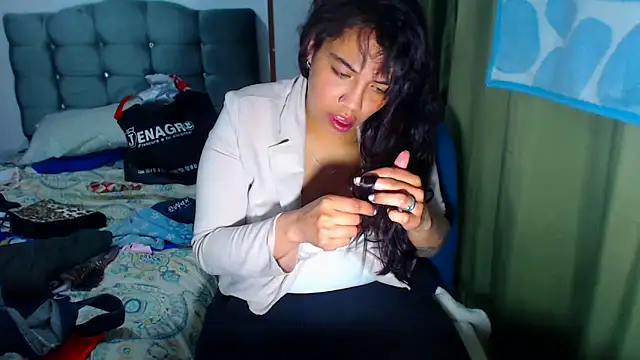 AmaraRoberts420 online show from 01/15/26, 05:01