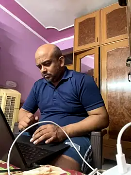 Dick 6inches online show from 11/01/25, 08:22