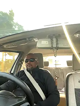 Dick 6inches online show from 12/02/25, 06:41