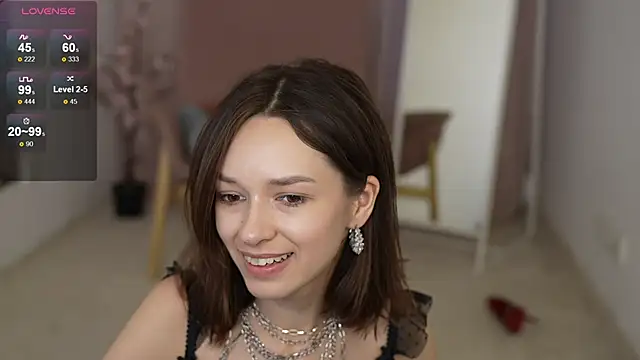 Snapshot of VivianLy_ chatting on 01/03/25, 11:14 VivianLy online show from 01/03/25, 11:14