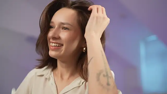 Snapshot of VivianLy_ chatting on 01/09/25, 11:03 VivianLy online show from 01/09/25, 11:03