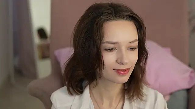 Snapshot of VivianLy_ chatting on 01/19/25, 07:36 VivianLy online show from 01/19/25, 07:36