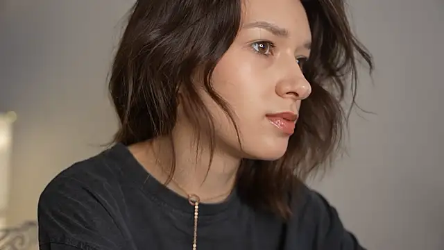 Snapshot of VivianLy_ chatting on 01/24/25, 08:44 VivianLy online show from 01/24/25, 08:44