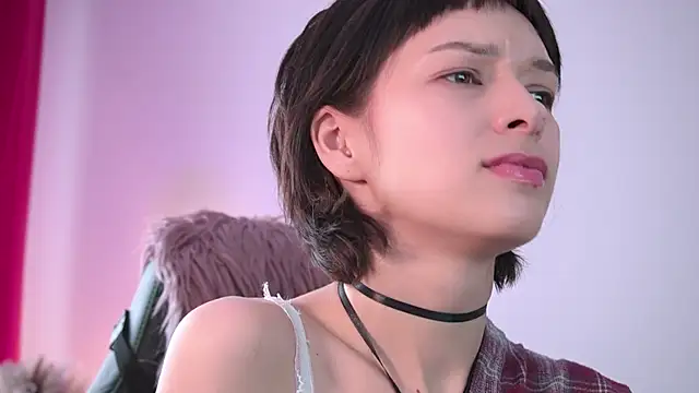 Snapshot of VivianLy_ chatting on 03/01/26, 11:01 VivianLy online show from 03/01/26, 11:01