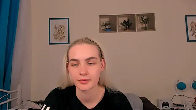 OliviaKisss online show from 04/16/26, 06:09