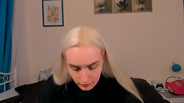 OliviaKisss online show from 04/21/26, 07:28