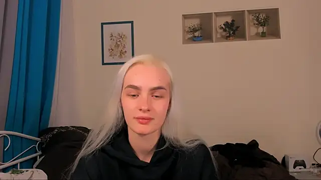 OliviaKisss online show from 05/20/26, 06:25