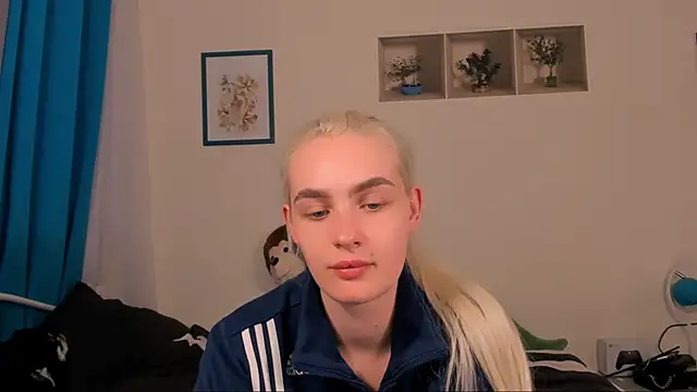 OliviaKisss online show from 06/02/26, 06:32