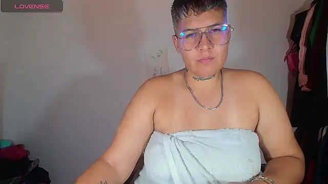 Yessi rousse online show from 11/08/25, 11:58