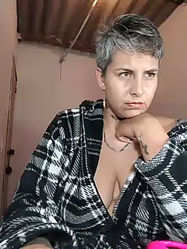 Snapshot of Yessi_rousse chatting on 05/14/26, 01:29 Yessi rousse online show from 05/14/26, 01:29