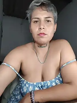 Snapshot of Yessi_rousse chatting on 05/15/26, 11:12 Yessi rousse online show from 05/15/26, 11:12