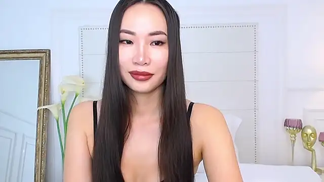 NaomiYuu online show from 12/11/24, 01:58