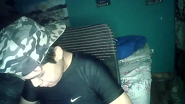 Snapshot of Valesh20 chatting on 09/13/25, 03:39 Valesh20 online show from 09/13/25, 03:39