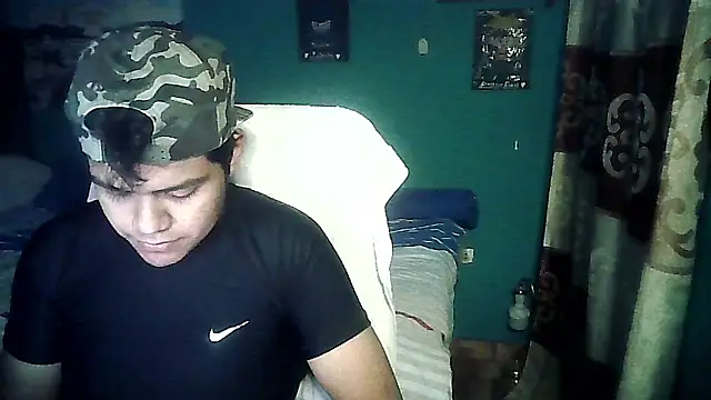 Snapshot of Valesh20 chatting on 09/28/25, 12:27 Valesh20 online show from 09/28/25, 12:27