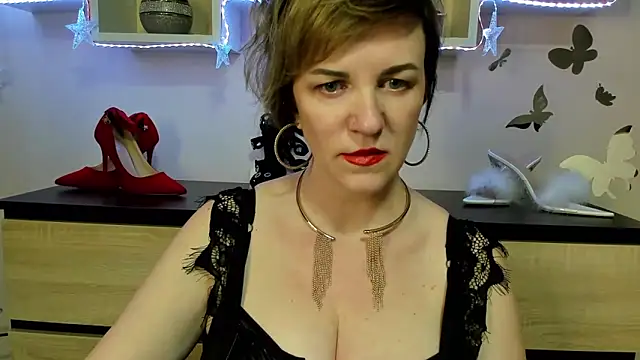 Snapshot of feliziaDesire chatting on 03/03/25, 02:15 feliziaDesire online show from 03/03/25, 02:15